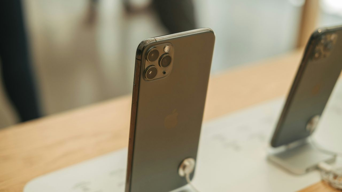 Apple to Assemble All U.S.-Bound iPhones in India by 2026 Amid China Supply Chain Shift