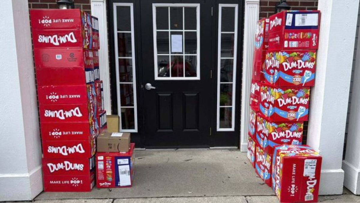 8-Year-Old Boy Accidentally Orders 70,000 Lollipops on Amazon, Sparks Viral Candy Chaos