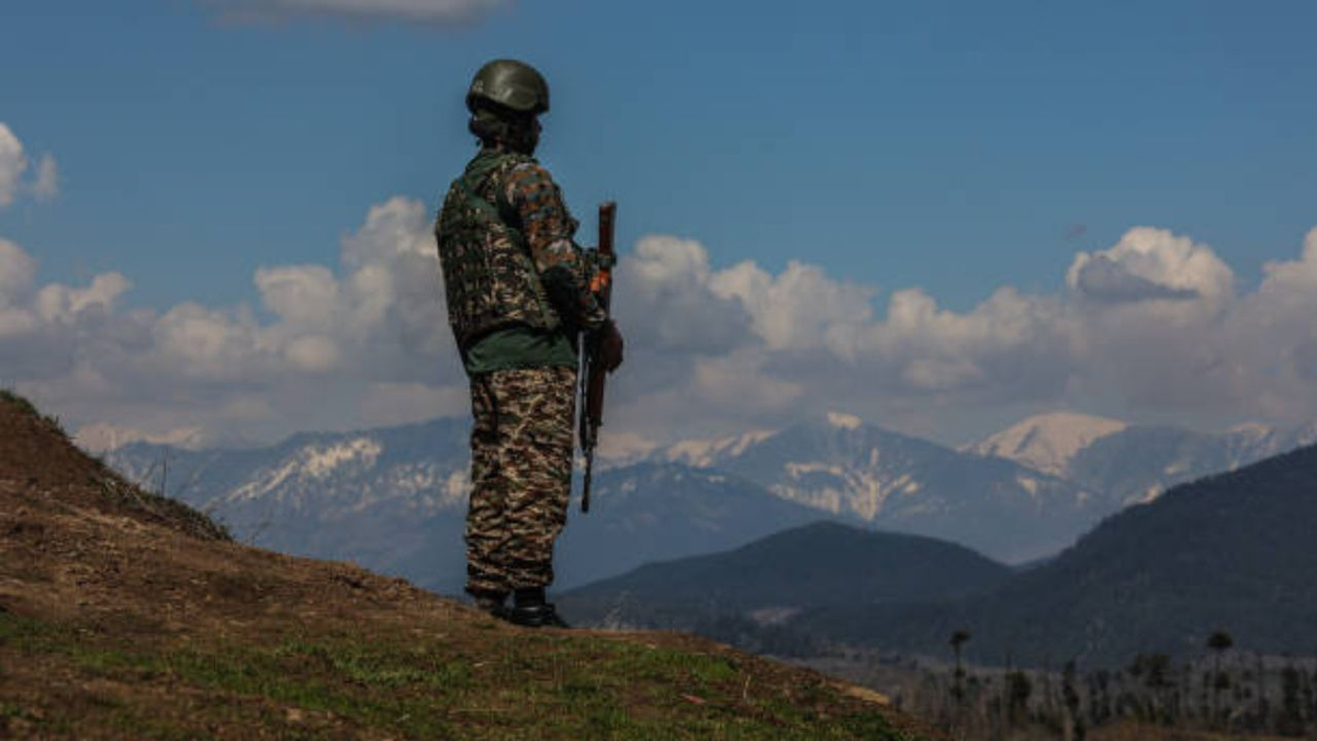 Gunmen Open Fire on Tourists in Indian-administered Kashmir, Killing At Least Five