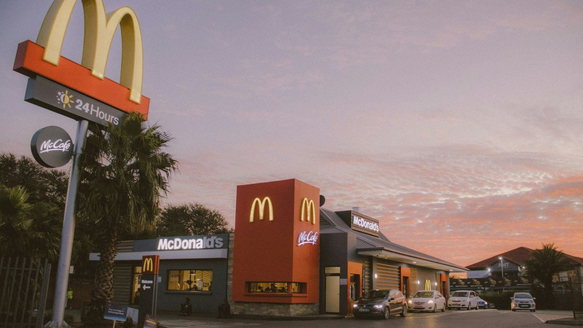 McDonald’s Sees Spending Decline Amid Economic Uncertainty and Consumer Caution