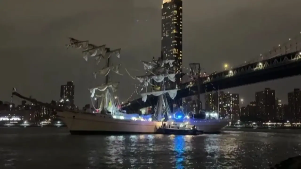 Mexican Navy Ship Cuauhtémoc Crashes Into Brooklyn Bridge: Power Loss Blamed for Tragic Collision
