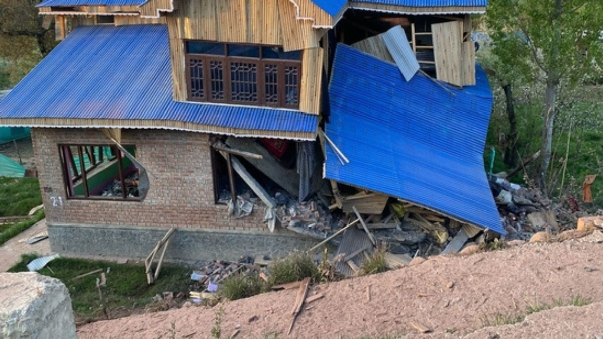 Pahalgam Terror Attack – Houses of 5 Terrorists Razed by Security Forces