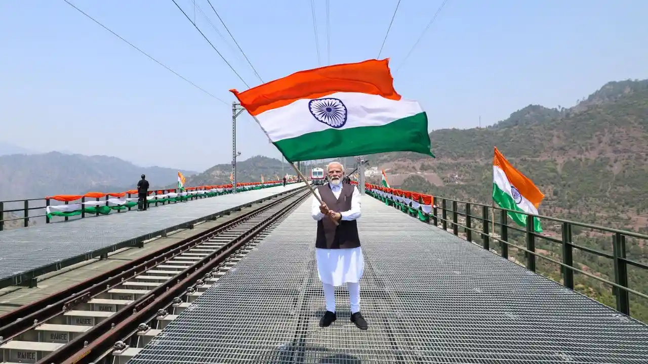 PM Modi Inaugurates World's Highest Railway Bridge Over Chenab River in Jammu and Kashmir