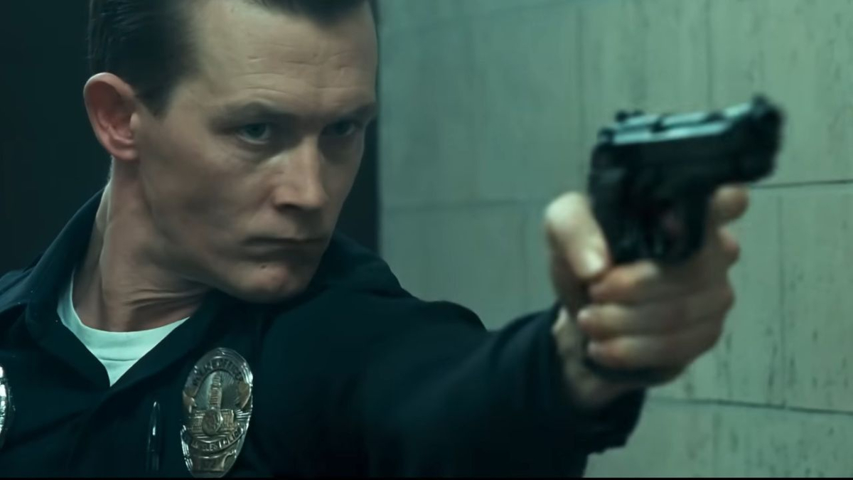 Robert Patrick as T-1000 firing without blinking in Terminator 2
