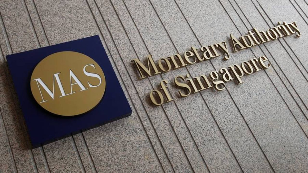 Singapore Eases Monetary Policy as Global Trade Tensions Threaten Economic Growth in 2025