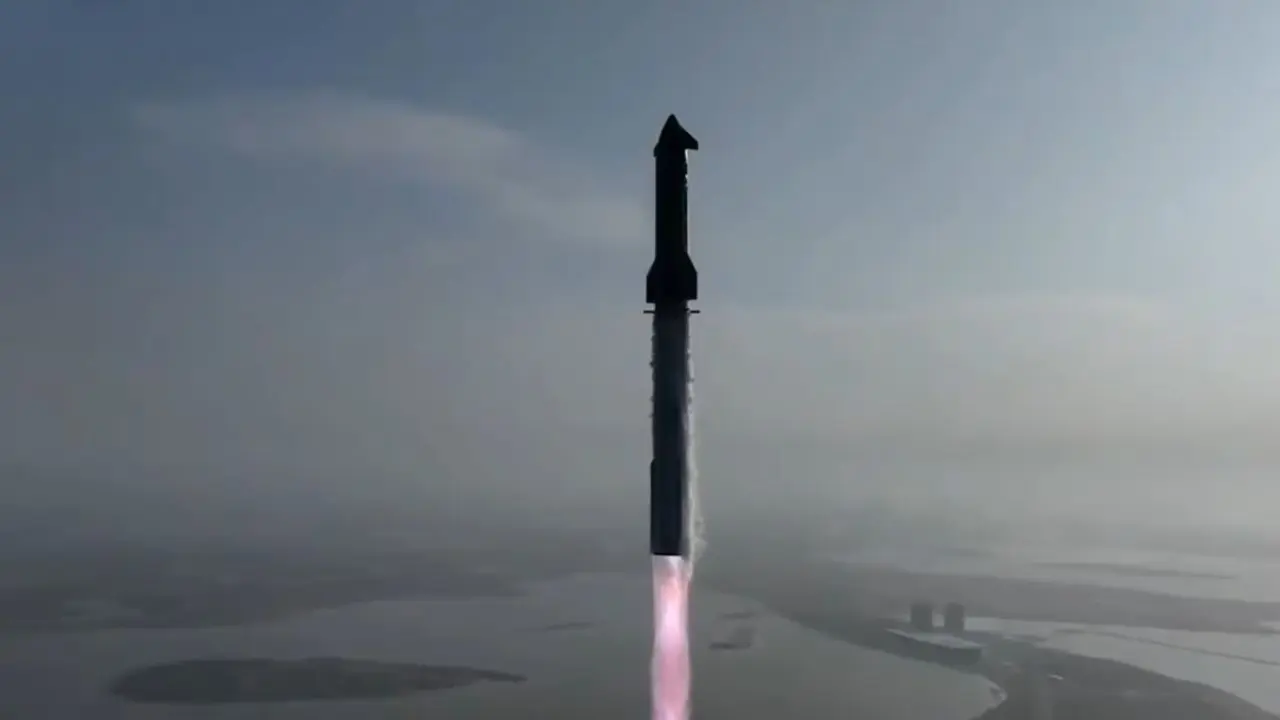 SpaceX Starship Explodes Over Indian Ocean During Test Flight: Major Setback for Mars Mission