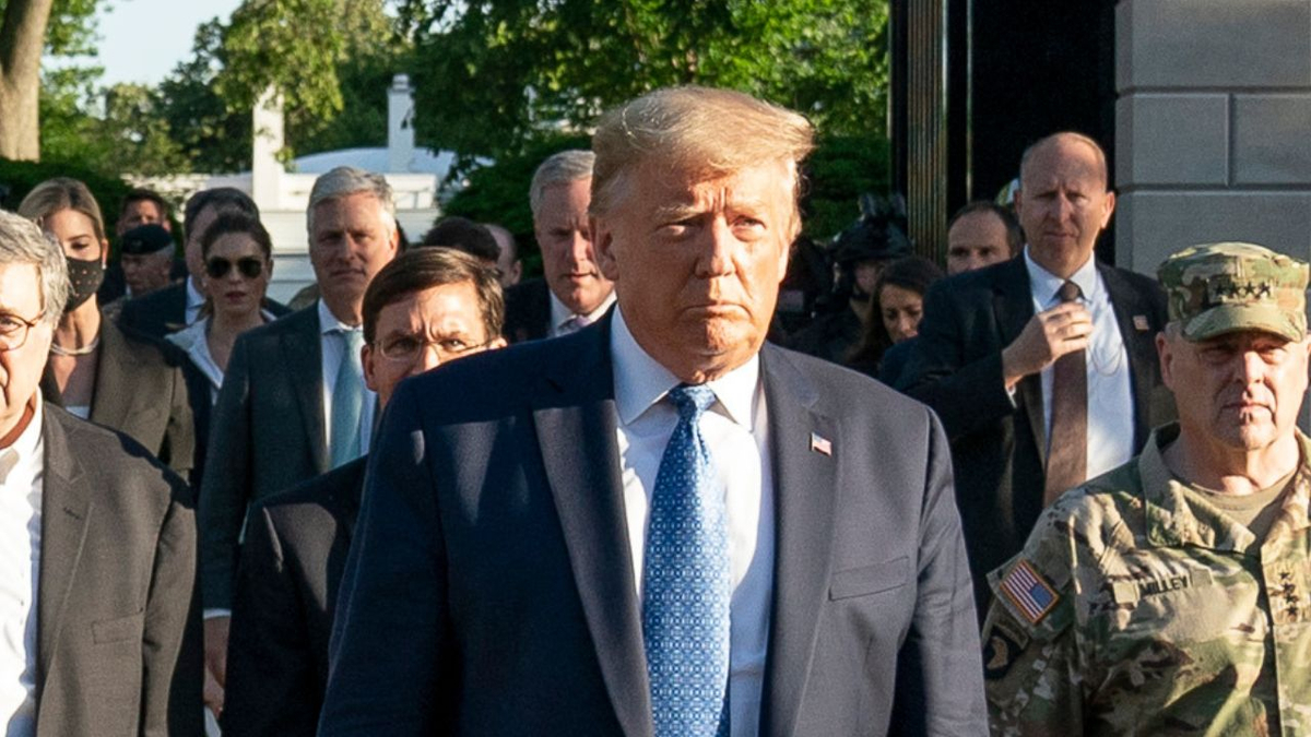 Trump Condemns Russian Strikes on Kyiv, Urges Putin to "Stop" and Push for Peace