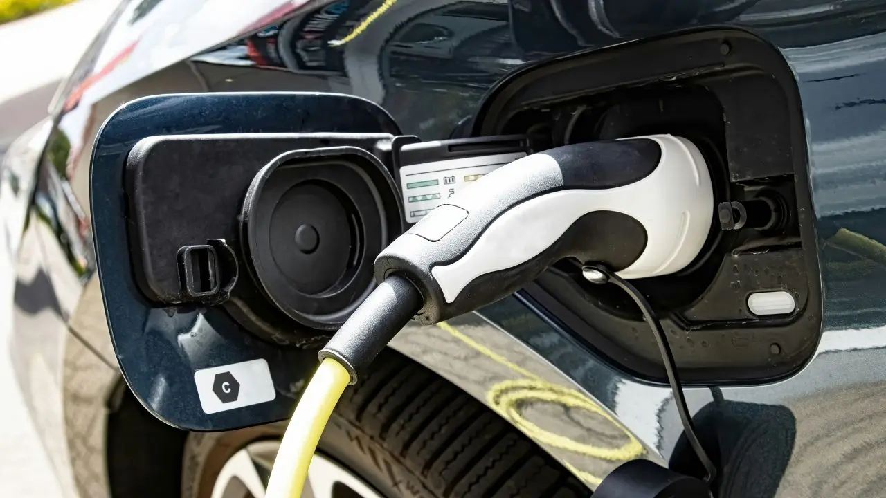Uncertainty Looms Over U.S. Electric Vehicle Tax Credits Amid GOP Megabill Progress